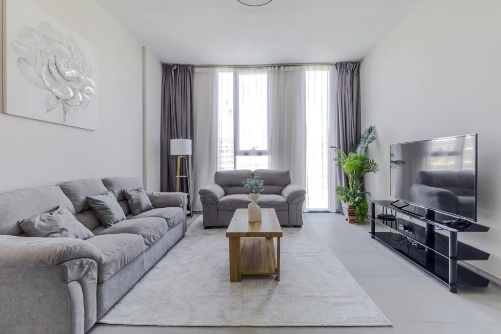Sahab - Solo 1Br Apt In Al Jada Sharjah Buitenkant foto