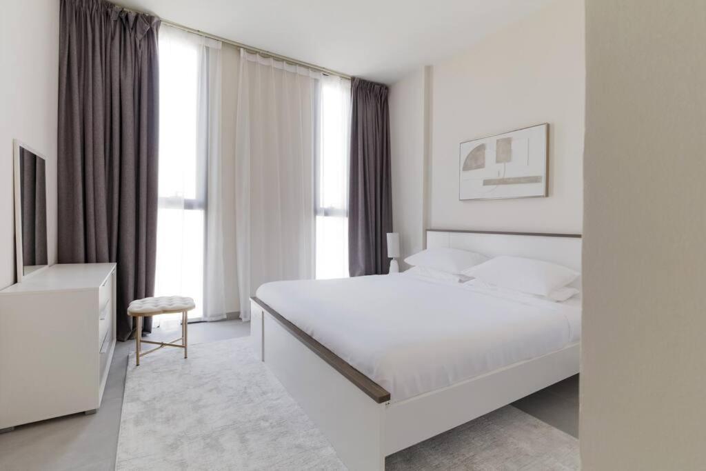 Sahab - Solo 1Br Apt In Al Jada Sharjah Buitenkant foto